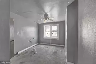 136 N 25th St, Camden, NJ 08105 - Photo 11