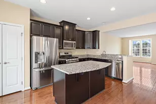 124 Village Green Ln, Sicklerville, NJ 08081 - Photo 9