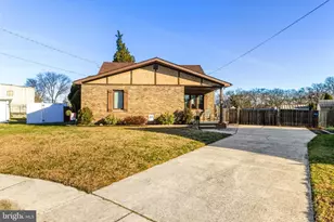 30 St Charles Pl, Runnemede, NJ 08078 - Photo 1