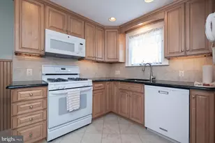 4 W Summerfield Ave, Collingswood, NJ 08108 - Photo 13
