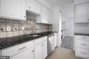 49 Brambling Ln, Voorhees, NJ 08043 - Photo 9