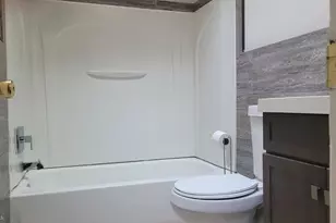 1055 Kenwood Ave, Camden, NJ 08103 - Photo 19