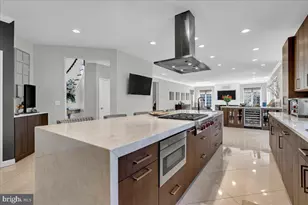 19 Simsbury Dr, Voorhees, NJ 08043 - Photo 9