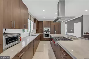 19 Simsbury Dr, Voorhees, NJ 08043 - Photo 17