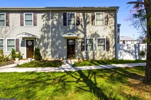 7 Lyons Ct, Sicklerville, NJ 08081 - Photo 1