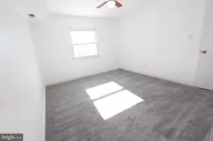 8 Fanelli Ln, Gloucester Township, NJ 08012 - Photo 5