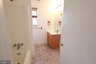 8 Fanelli Ln, Gloucester Township, NJ 08012 - Photo 17