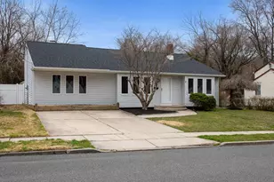 914 Aston Martin Dr, Lindenwold, NJ 08021 - Photo 1