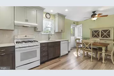321 Thompson Avenue, Chesilhurst, NJ 08089 - Photo 13