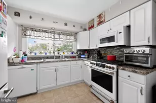 9 Charles Ave, Gloucester Township, NJ 08012 - Photo 15
