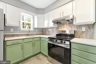 79 Edinshire Rd, Sicklerville, NJ 08081 - Photo 3