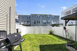 31 Village Green Ln, Sicklerville, NJ 08081 - Photo 27