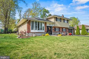 693 Thorny Ln, Gloucester Township, NJ 08029 - Photo 3
