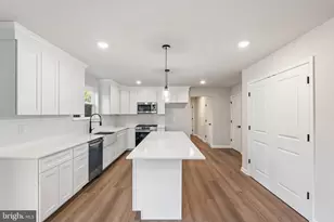 212 Lotus Ave, Voorhees, NJ 08043 - Photo 5