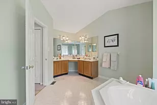 60 Smokey Run Dr, Berlin, NJ 08009 - Photo 31