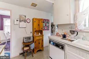 200 Reading Ave, Barrington, NJ 08007 - Photo 11