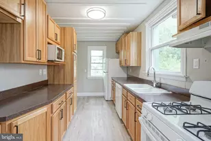 323 Jackson Ave, Magnolia, NJ 08049 - Photo 9
