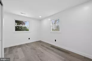 27 Girard Ave, Sicklerville, NJ 08081 - Photo 5