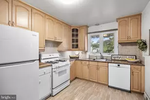 136 Ridge Cir, Cherry Hill, NJ 08002 - Photo 11