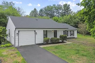 4 Alan Pl, Sicklerville, NJ 08081 - Photo 1