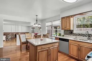 25 Woodbury Dr, Cherry Hill, NJ 08003 - Photo 11