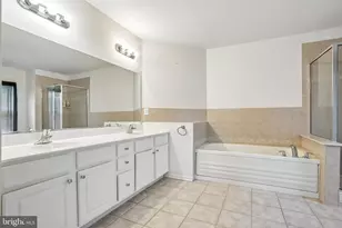 14 Cambridge Ln, Berlin, NJ 08009 - Photo 17