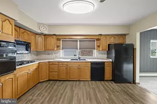 819 Mercer St, Cherry Hill, NJ 08002 - Photo 11