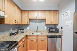 2008 Lucas Ln, Voorhees, NJ 08043 - Photo 9