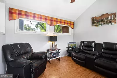 300 W 3rd Avenue, Barrington, NJ 08007 - Photo 17