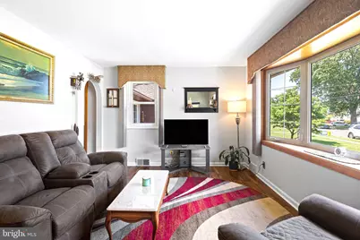 300 W 3rd Avenue, Barrington, NJ 08007 - Photo 5