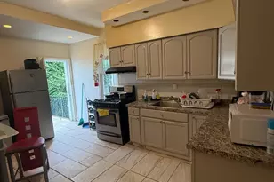 1056 Everett St, Camden, NJ 08104 - Photo 9