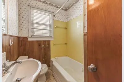 208 Lehigh Avenue, Gloucester City, NJ 08030 - Photo 11