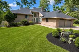13 Rollingwood Dr, Voorhees, NJ 08043 - Photo 1