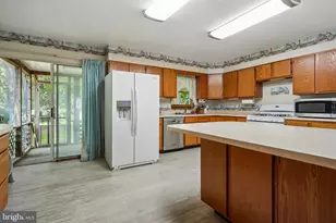 29 Trinity Pl, Barrington, NJ 08007 - Photo 11
