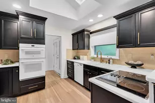 12 Indian King Dr, Cherry Hill, NJ 08003 - Photo 23