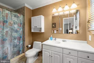 39 Lakeview Dr, Cherry Hill, NJ 08003 - Photo 17