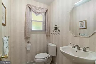 39 Lakeview Dr, Cherry Hill, NJ 08003 - Photo 13