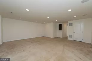 144 Village Green Ln, Sicklerville, NJ 08081 - Photo 9