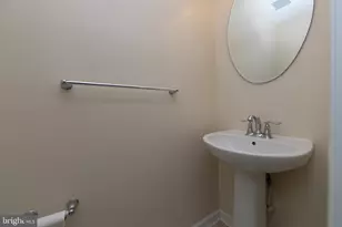 144 Village Green Ln, Sicklerville, NJ 08081 - Photo 5