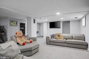 2 New Hampshire Ave, Cherry Hill, NJ 08002 - Photo 21