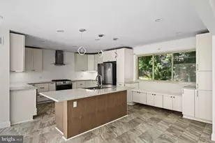 536 Heartwood Dr, Cherry Hill, NJ 08003 - Photo 9