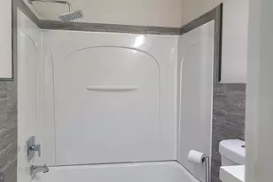 1055 Kenwood Ave, Camden, NJ 08103 - Photo 27
