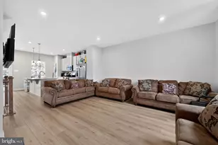 109 Plaza Dr, Sicklerville, NJ 08081 - Photo 3
