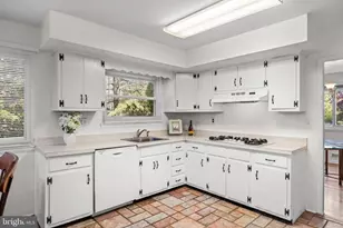 200 Roanoke Rd, Cherry Hill, NJ 08003 - Photo 11