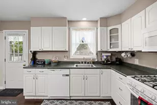 7 Lippincott Ave, Voorhees, NJ 08043 - Photo 9