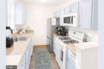 424 Tavistock #424, Cherry Hill, NJ 08034 - Photo 3