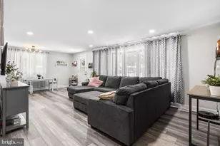 100 Bowling Green Dr, Voorhees, NJ 08043 - Photo 5