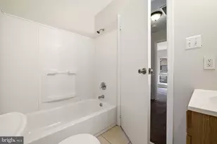 909 Timber Creek Rd, Lindenwold, NJ 08021 - Photo 17