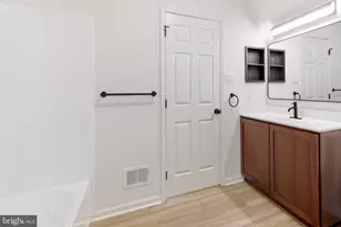 402 Emerson Ct, Clementon, NJ 08021 - Photo 17