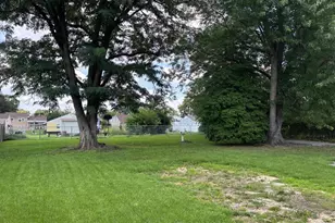 425 Holly Ave, Gloucester City, NJ 08030 - Photo 3